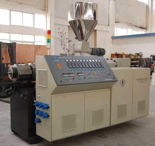 Apakah fungsi utama extruder berkembar?
