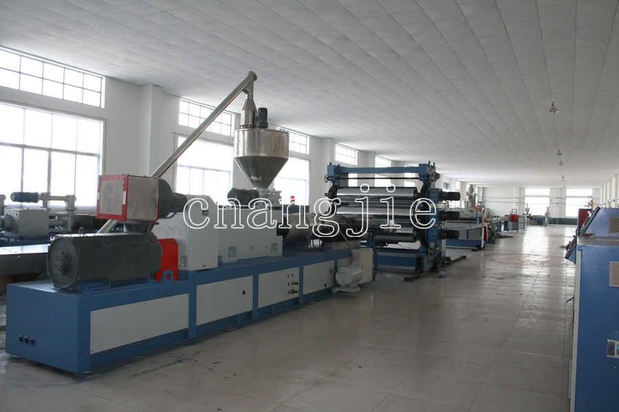 Proses Pengeluaran Qingdao LongChangjie Machinery's Wood-plastic Line Line